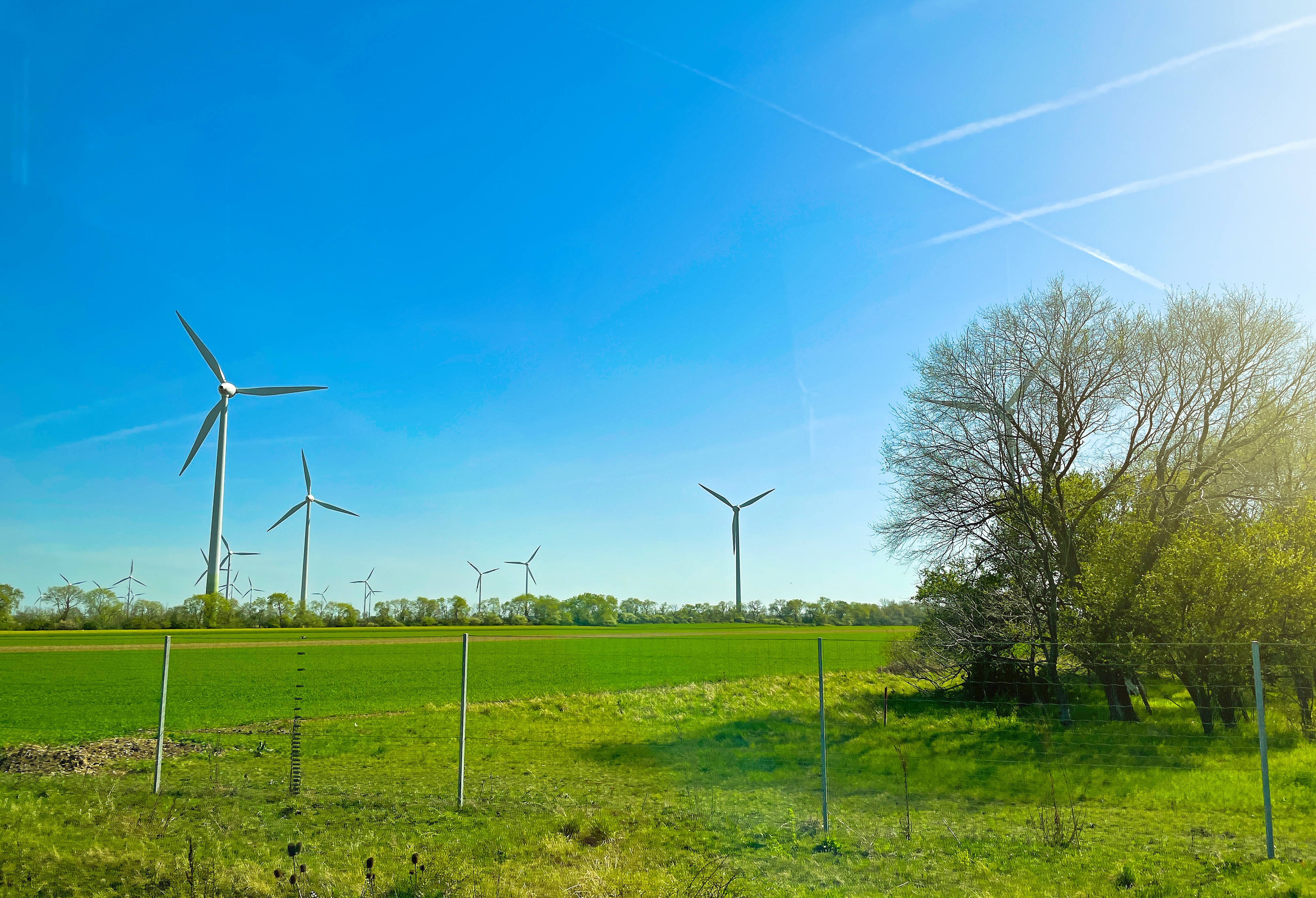 Eco friendly Wind turbines device that converts the kinetic energy of wind into electrical energy